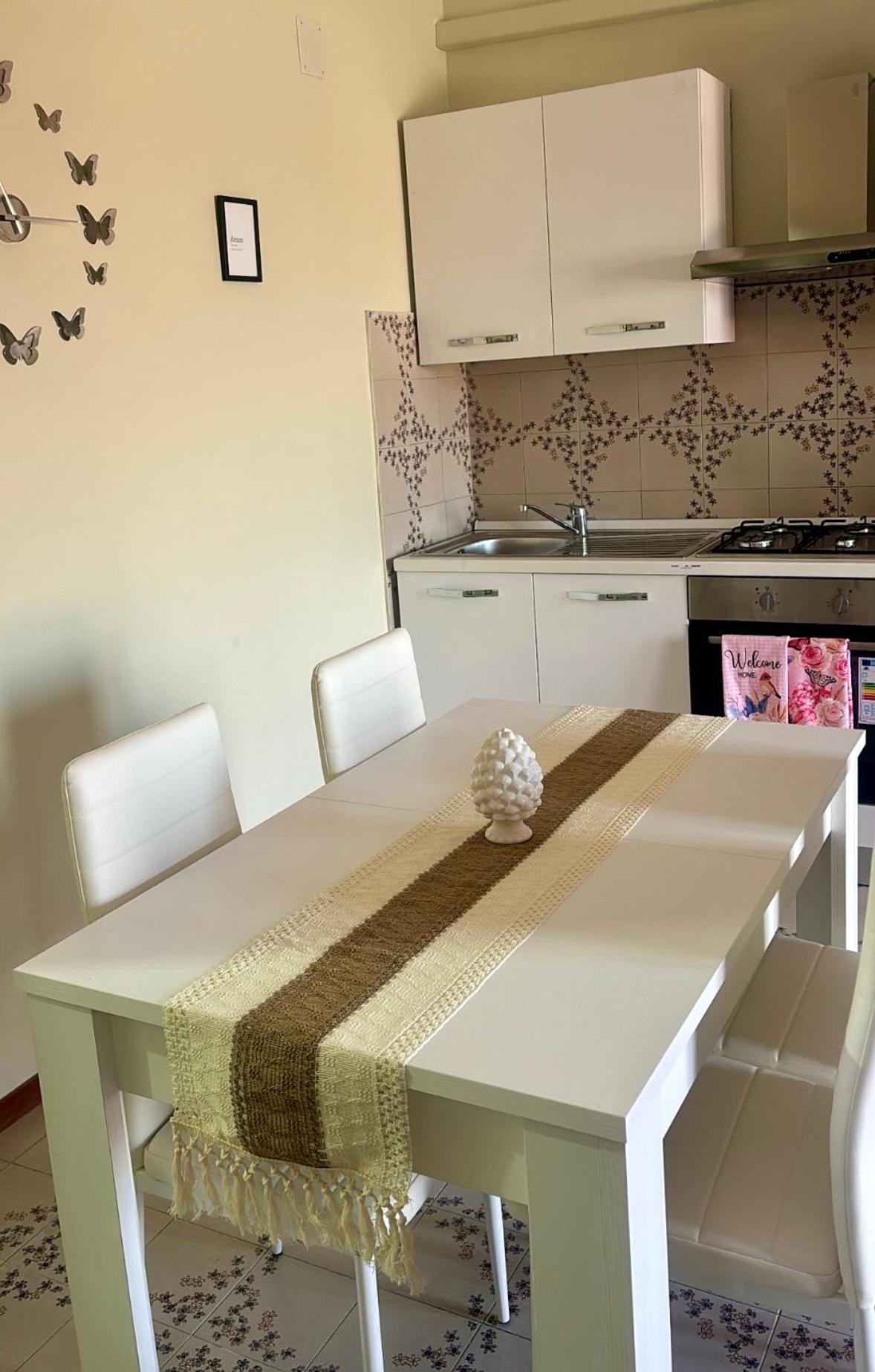 Appartamento Giardini Naxos Butterflies Home Schiso Exterior foto